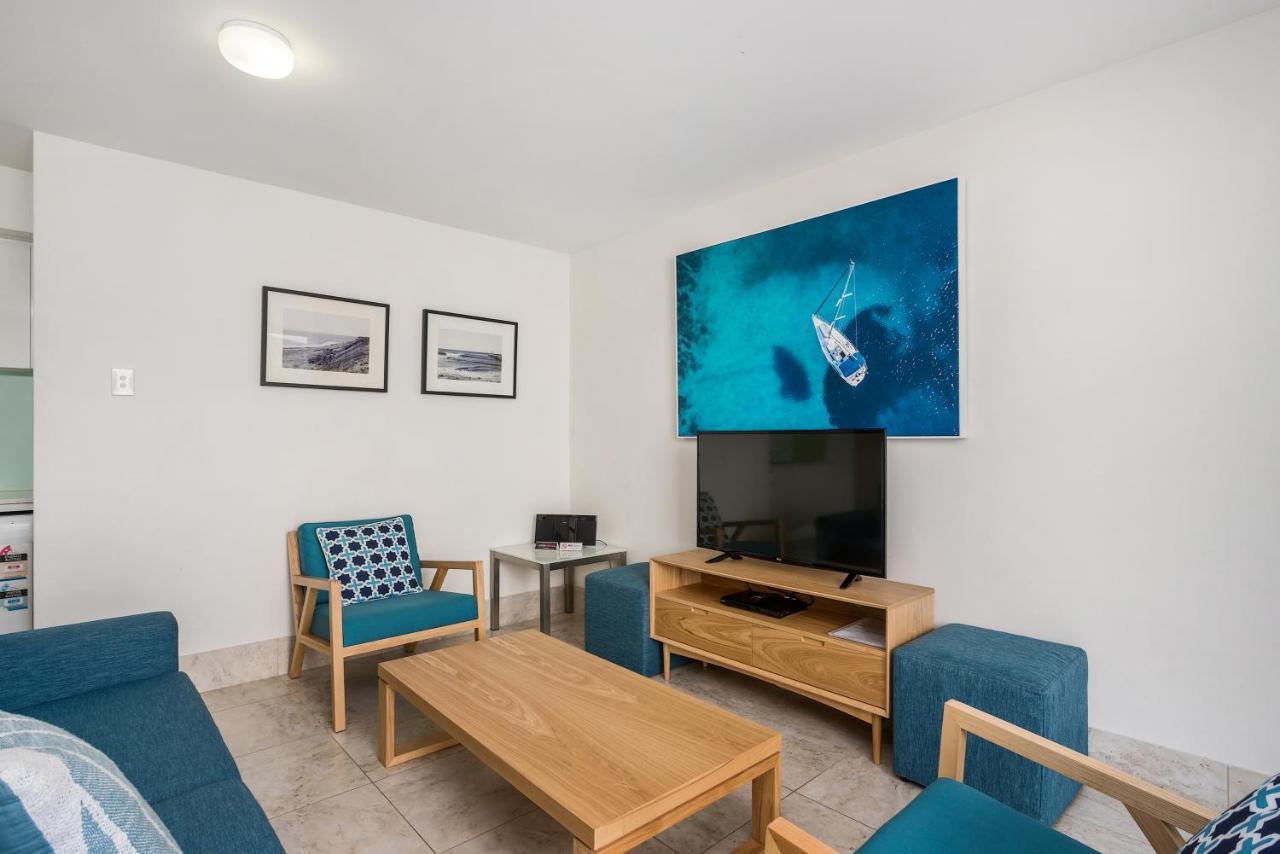 ביירון ביי Bayview Beachfront Apartments, In Town Right On The Beach מראה חיצוני תמונה