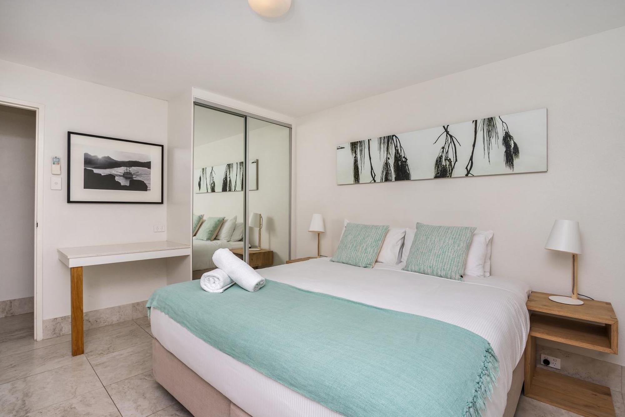 ביירון ביי Bayview Beachfront Apartments, In Town Right On The Beach חדר תמונה