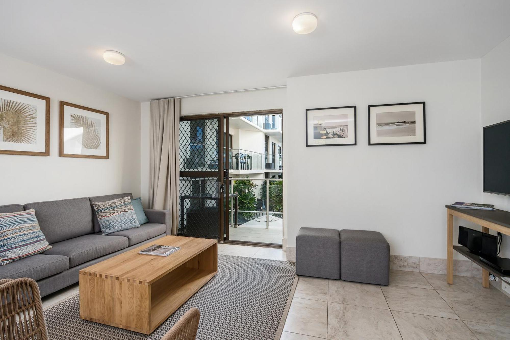 ביירון ביי Bayview Beachfront Apartments, In Town Right On The Beach חדר תמונה