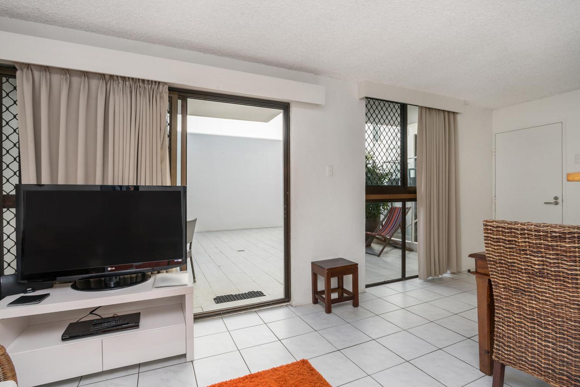ביירון ביי Bayview Beachfront Apartments, In Town Right On The Beach חדר תמונה